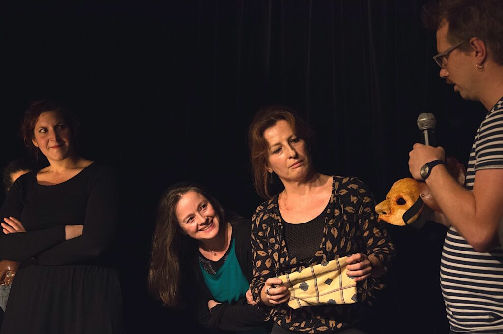 Rencontre de l'association "Les Créateurs de Msaques"autour de Médée, au théâtre Mouffetard, novembre 2018.